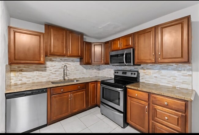 310 W 26th St in Norfolk, VA - Building Photo - Building Photo