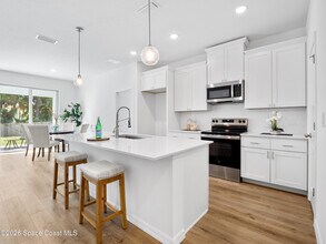 1320 Seabreeze St SW in Palm Bay, FL - Building Photo - Building Photo