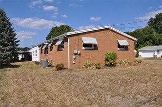 505 Hillcrest Ave NW in North Canton, OH - Building Photo - Building Photo