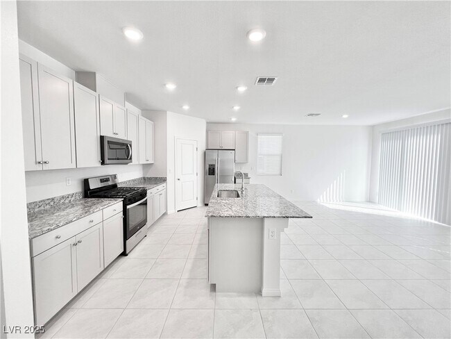 8986 Lucky Crest St in Enterprise, NV - Building Photo - Building Photo