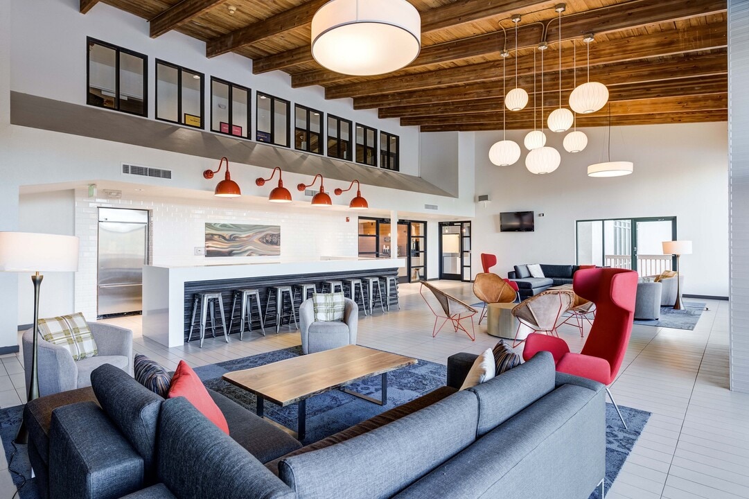 Avana Belmar in Lakewood, CO - Building Photo