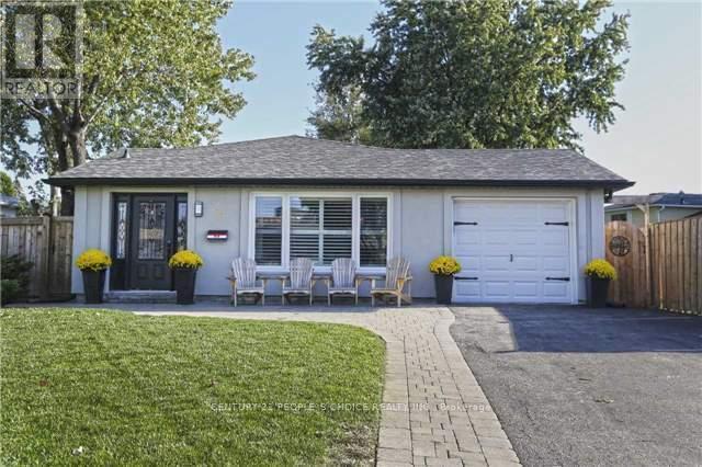 3 Erindale Crescent in Brampton, ON - Building Photo