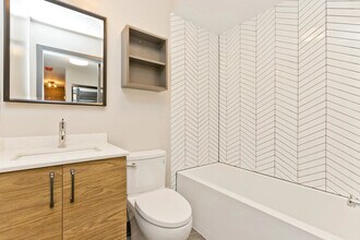 518 W Wrightwood Ave, Unit 2B in Chicago, IL - Building Photo - Building Photo
