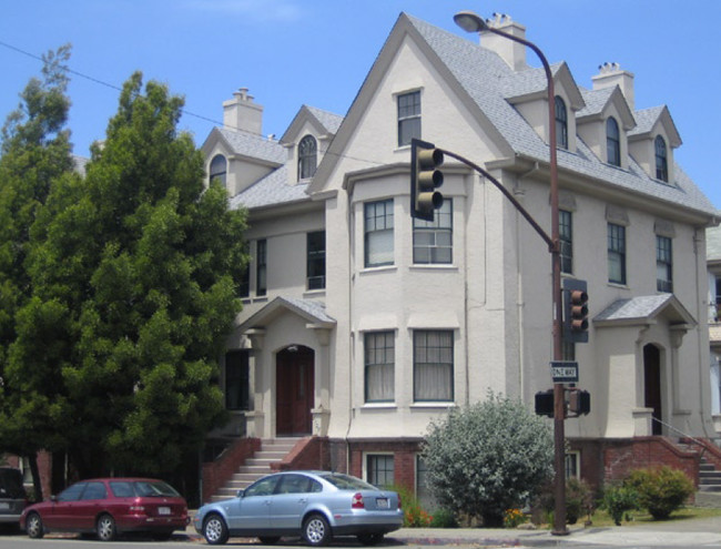 2135 Haste in Berkeley, CA - Foto de edificio - Building Photo