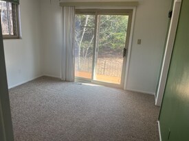 638 Gilcrest Rd in Colorado Springs, CO - Building Photo