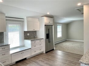 31 Ledge Ave in New Canaan, CT - Building Photo - Building Photo
