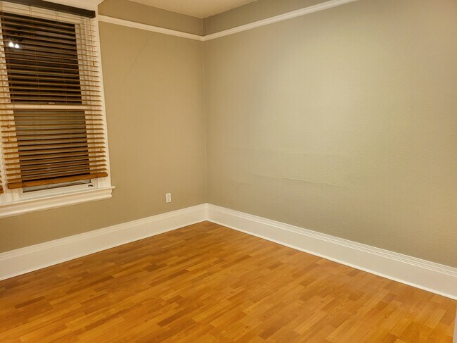 1703 Bellevue Ave in Seattle, WA - Building Photo - Building Photo