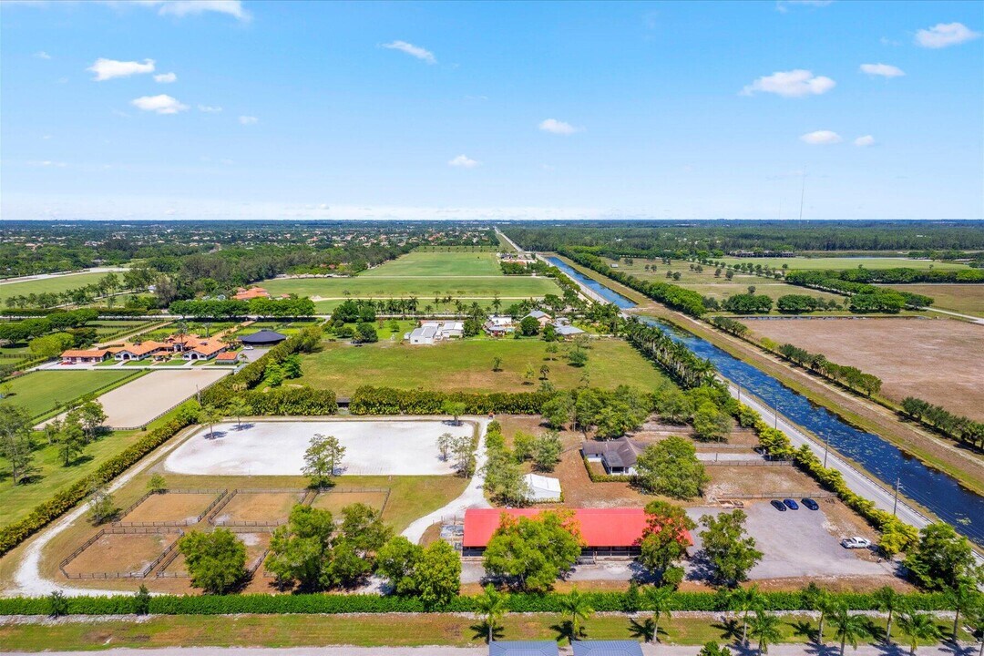 12675 50th St S in Wellington, FL - Building Photo