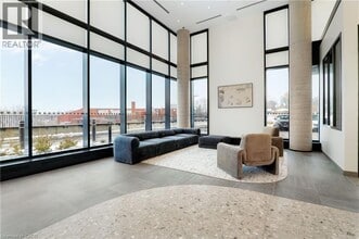 25 Wellington St S in Kitchener, ON - Building Photo - Building Photo