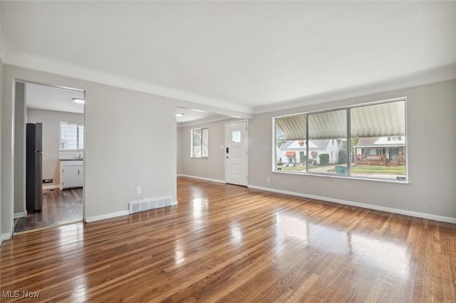 5339 Elmwood Ave in Maple Heights, OH - Building Photo - Building Photo