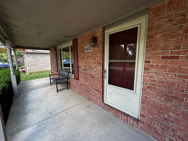 1452 S Hidden Creek Dr in Saline, MI - Building Photo - Building Photo