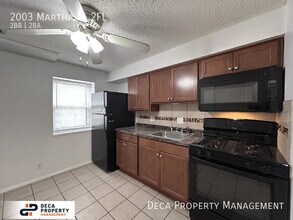 2003 Martha Pl in St. Louis, MO - Building Photo - Building Photo