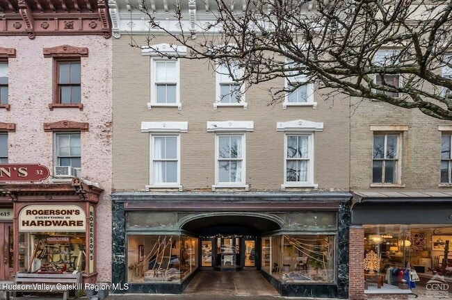 property at 613 Warren St