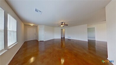 126 Sylvan St in Hutto, TX - Building Photo - Building Photo
