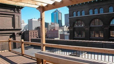 308 W 8th St-Unit -304 in Kansas City, MO - Building Photo - Building Photo