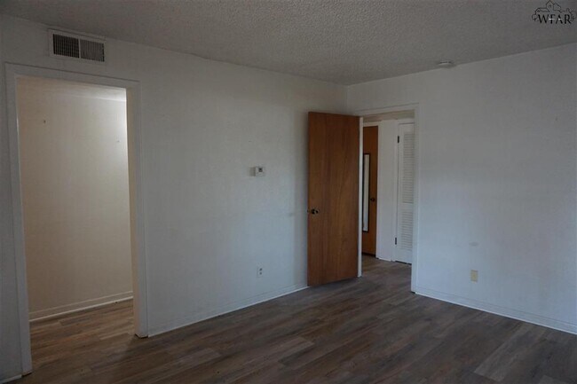 4110 Larchmont Pl photo'