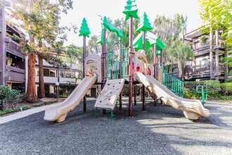 8650 Gulana Ave, Unit C3053 in Playa Del Rey, CA - Building Photo - Building Photo