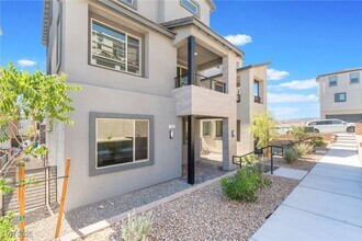 1433 Nocturnal Flight St in Las Vegas, NV - Building Photo - Building Photo
