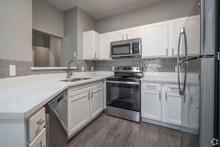 9807 Cypresswood Dr in Houston, TX - Building Photo