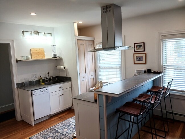117 Water St in Stonington, CT - Building Photo - Building Photo