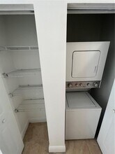 211 W 79th Pl in Hialeah, FL - Building Photo - Building Photo