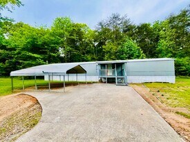 366 Trails End Way in Dalton, GA - Building Photo