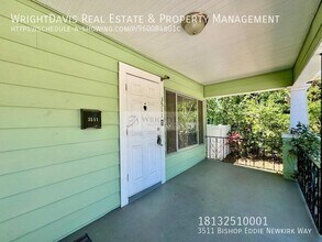 3511 Bishop Eddie Newkirk Wy in Tampa, FL - Building Photo - Building Photo