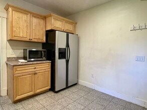 413 Bedford St in Lexington, MA - Building Photo - Building Photo