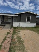 2404 W 9th St in Odessa, TX - Building Photo