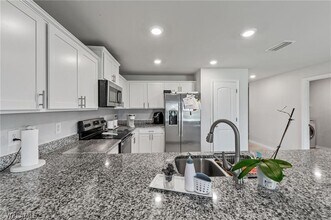 1013 NE 15th St in Cape Coral, FL - Building Photo - Building Photo