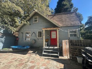 482 Zuger Ct in Crestline, CA - Building Photo - Building Photo