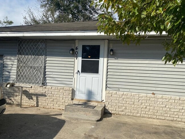 property at 407 E Homan Ave