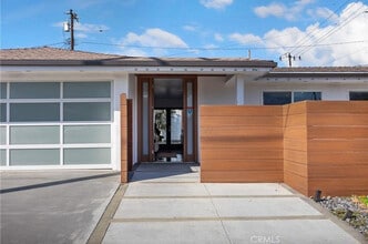 496 E 16th St in Costa Mesa, CA - Building Photo - Building Photo