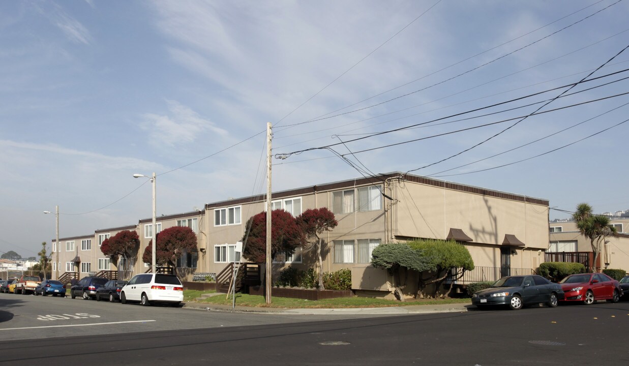 51 Chester St in Daly City, CA - Building Photo