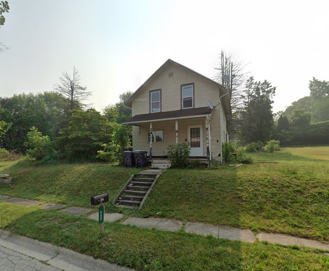 property at 603 S Oak St