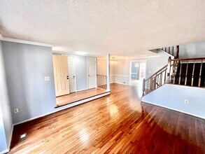 11570 Hill Meade Ln in Woodbridge, VA - Building Photo - Building Photo