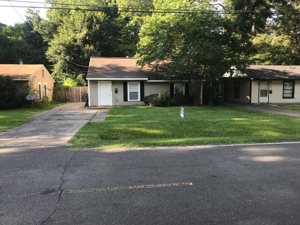 610 Victoria St in Monroe, LA - Foto de edificio