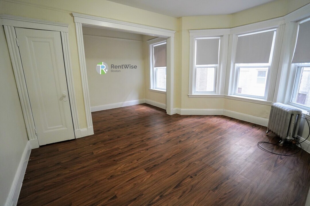 1185 Boylston St, Unit 7 in Boston, MA - Building Photo