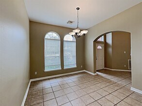 411 Cedar Point Dr in League City, TX - Building Photo - Building Photo