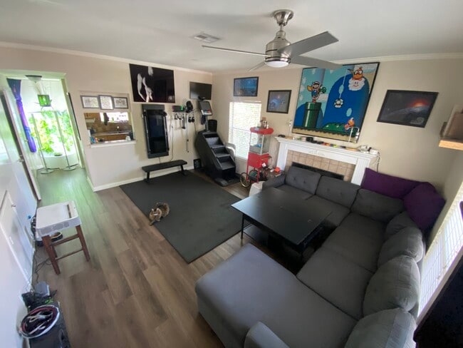 property at 802 S 1st St