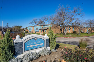 Monterrey in Fort Worth, TX - Foto de edificio - Building Photo