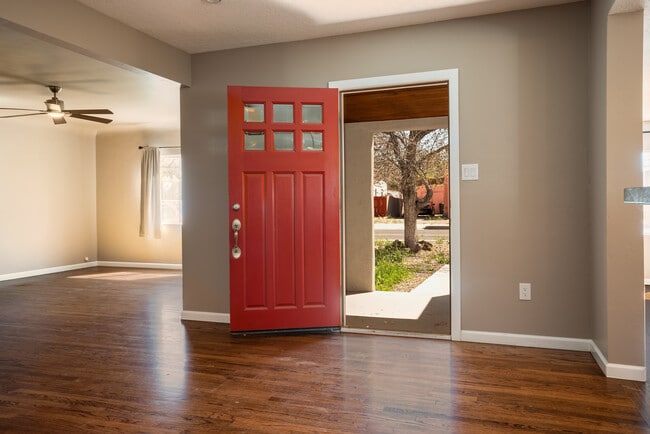 505 Carlisle Blvd NE in Albuquerque, NM - Building Photo - Building Photo