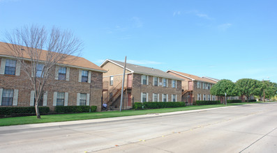 Providence Manor in Fort Worth, TX - Building Photo - Building Photo