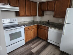 28 Devon Ct in Sterling, VA - Foto de edificio - Building Photo