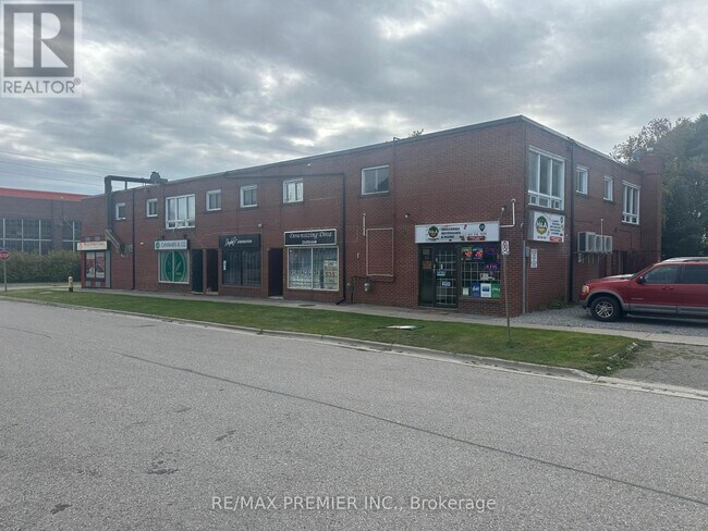 92-92 Wolfe St in Oshawa, ON - Building Photo - Building Photo