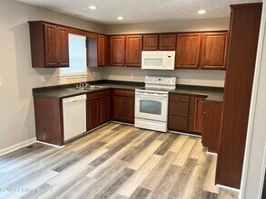 2101 Keeneland Blvd in Louisville, KY - Building Photo - Building Photo