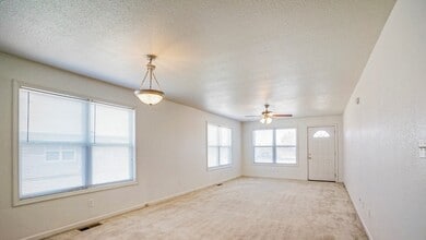 914 Jackalope Ct in Junction City, KS - Building Photo - Building Photo