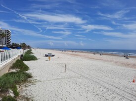 512 Phoenix Ave in Daytona Beach, FL - Building Photo