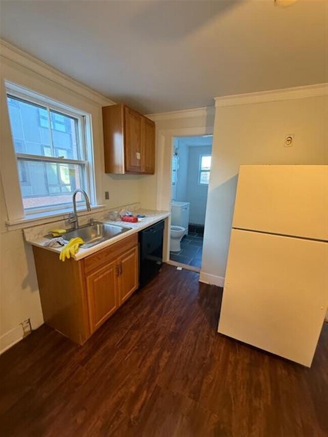 35 Church St, Unit 2 in Somerville, MA - Foto de edificio - Building Photo