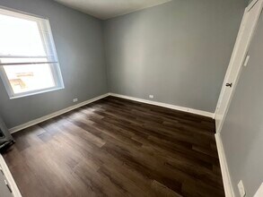 350 W 74th St in Chicago, IL - Building Photo - Building Photo